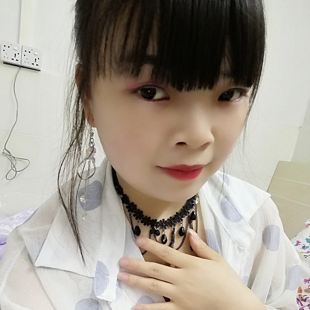 韶华浅吻矫情的照片
