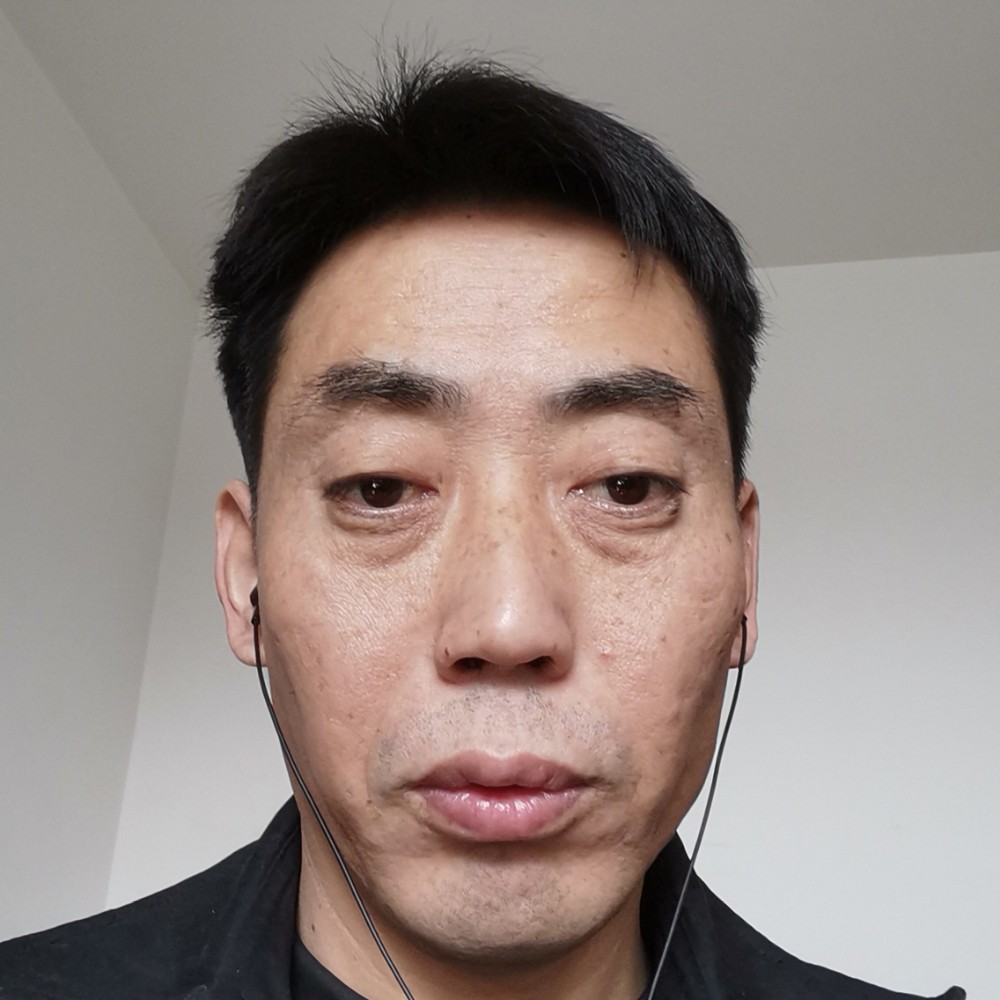友好回首画笔的照片