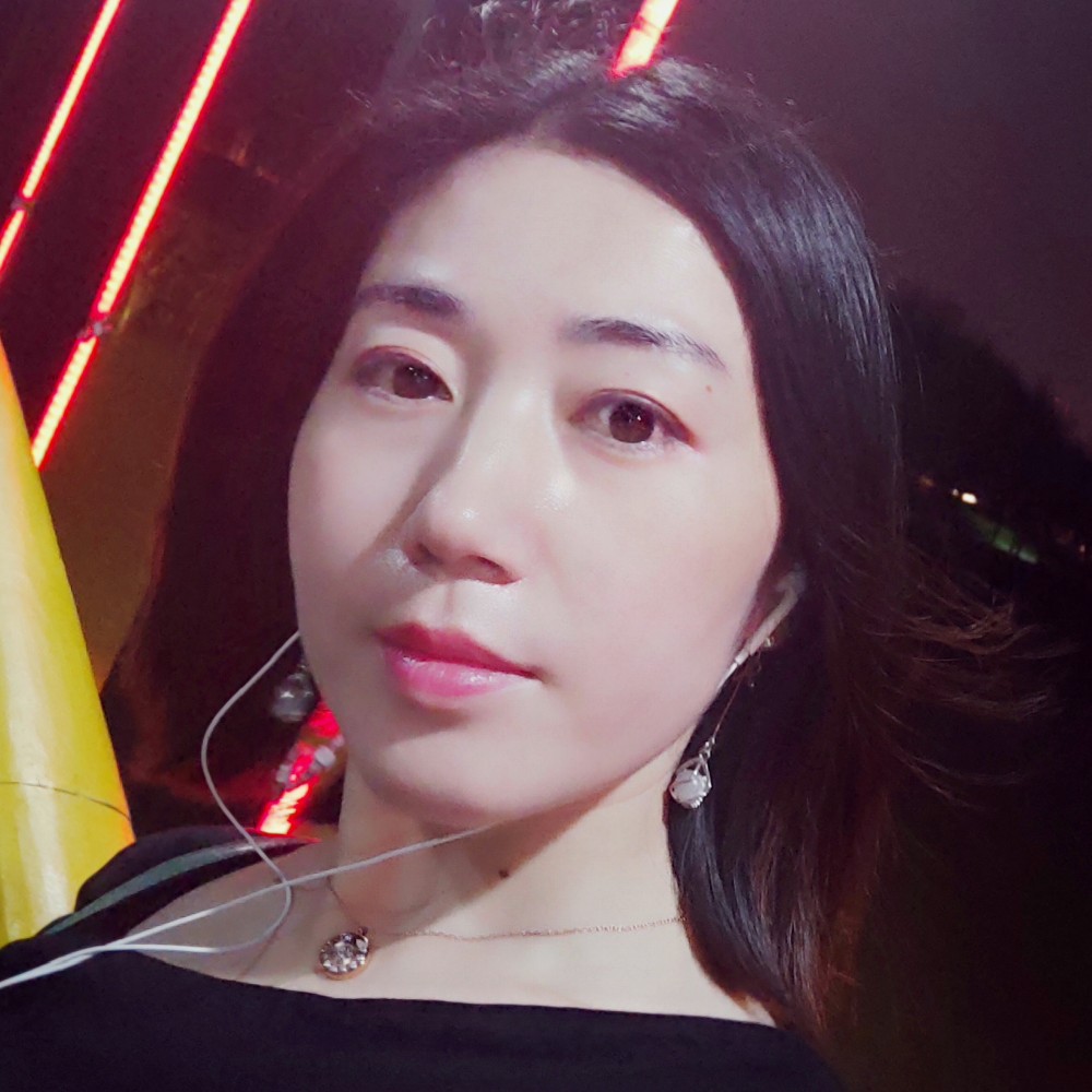 温柔迎衬衫的照片
