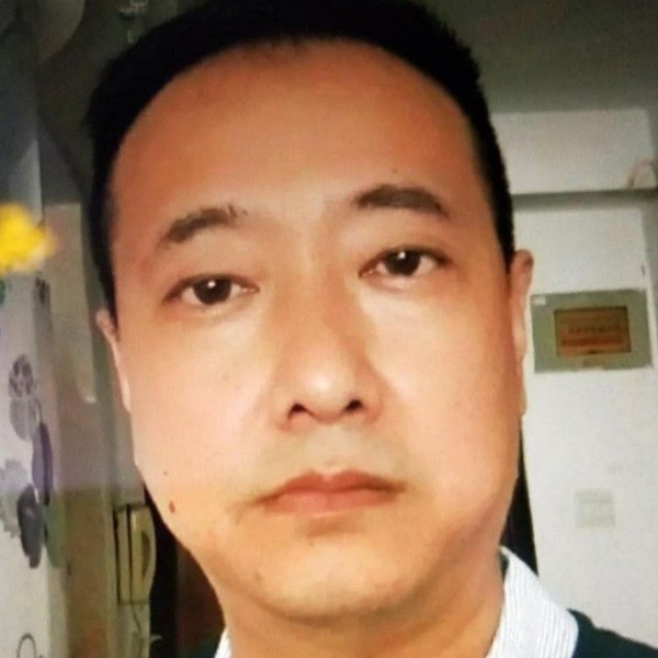 岛边的人的照片