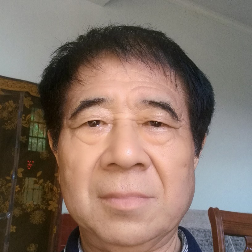 不听话的踢黑裤的照片