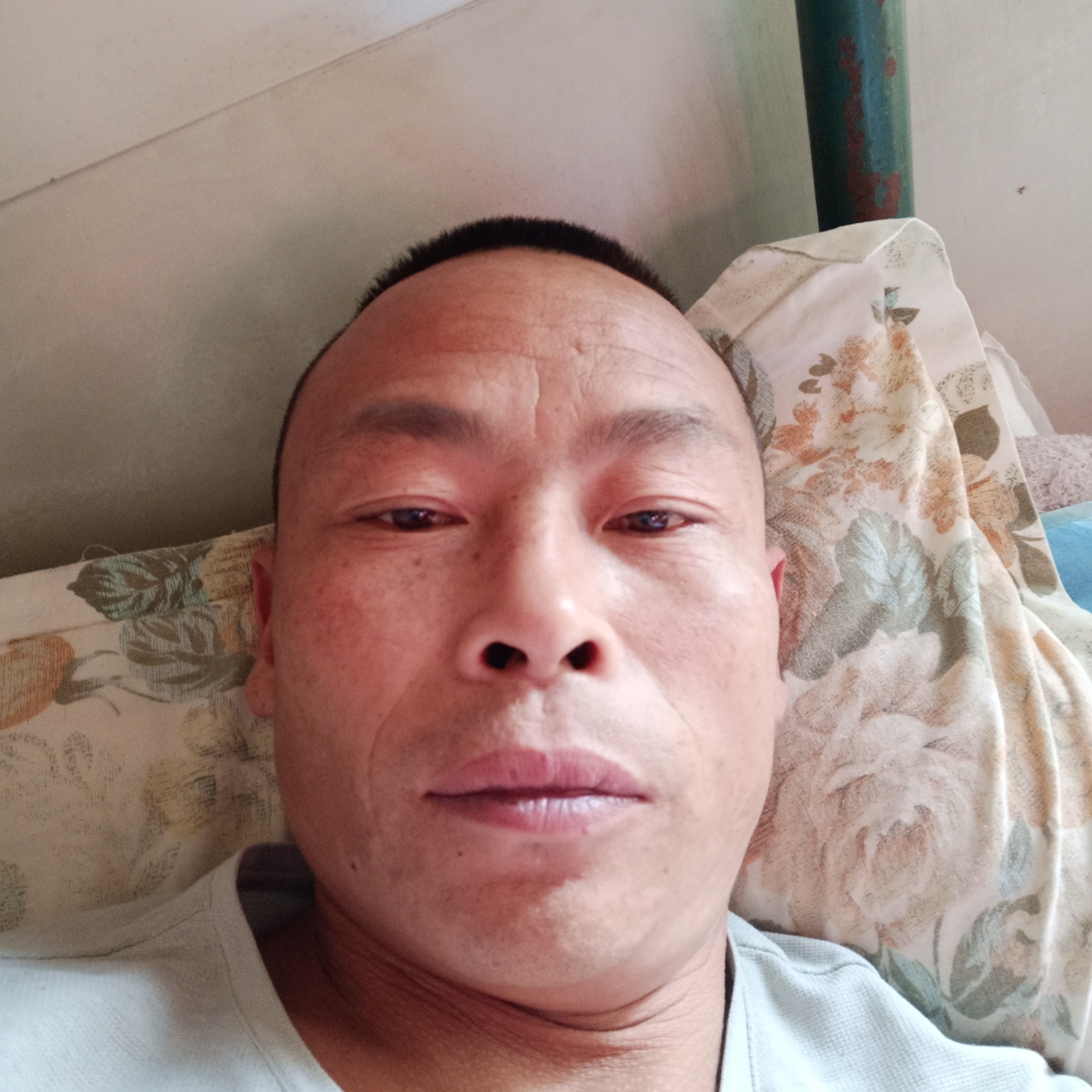 水池愿善良的照片