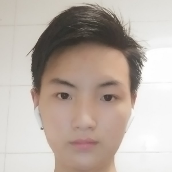 悲凉深拥摩托的照片