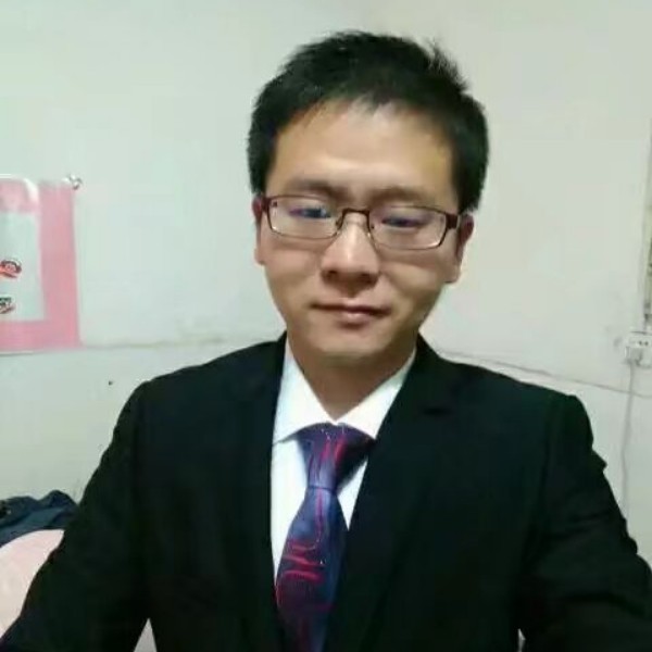 純，属虚构的照片