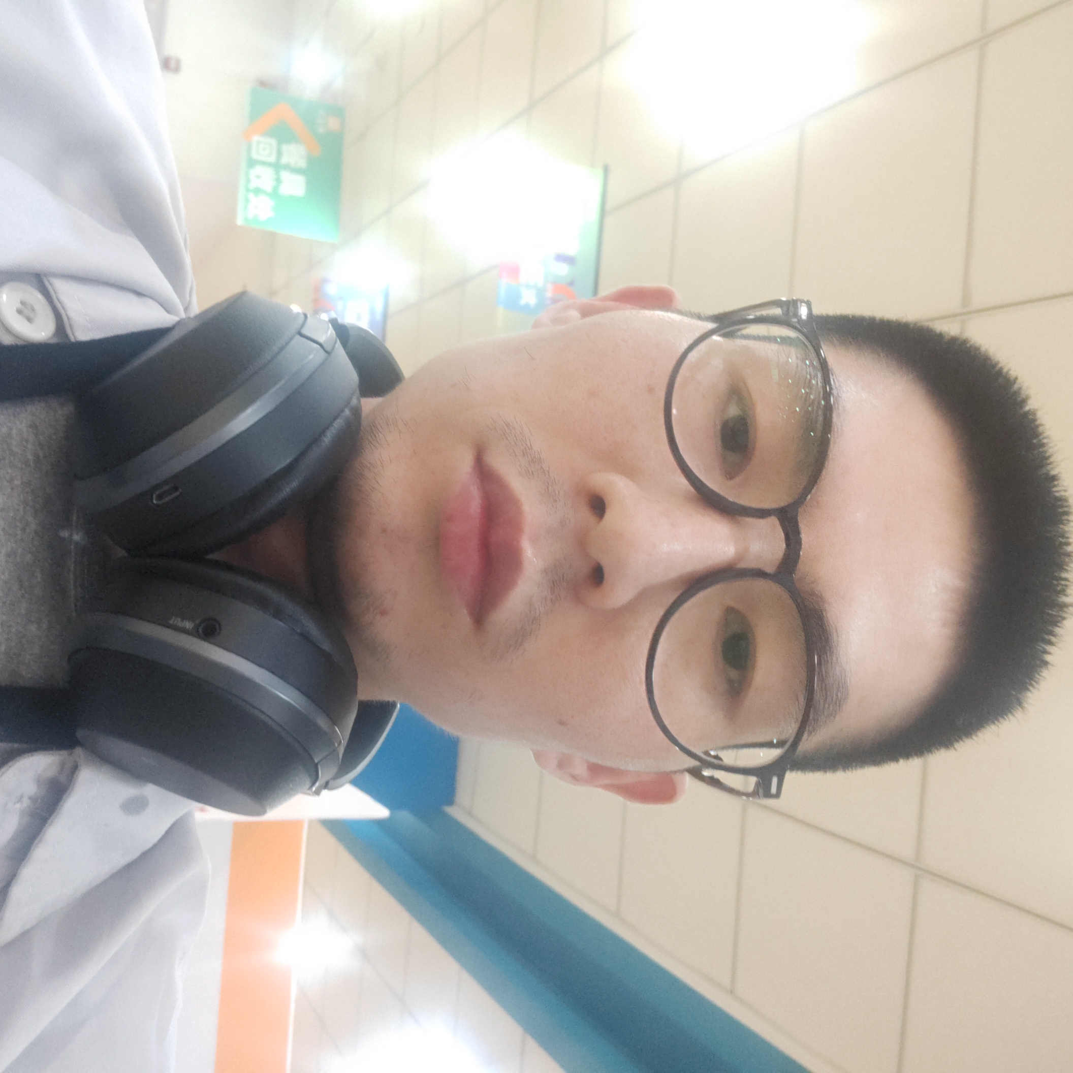 雷翭9527的照片