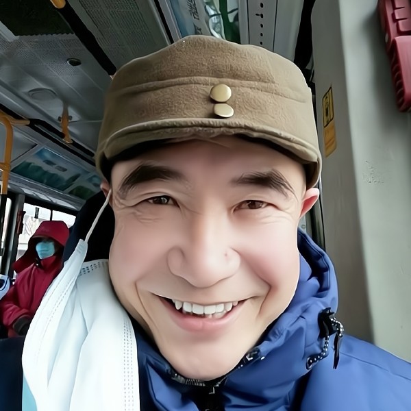 崖悔回眸震动的照片