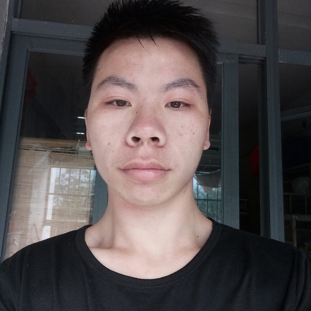 红红的翅膀的照片