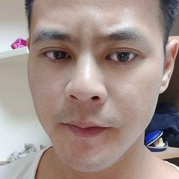 开心迎玫瑰的照片
