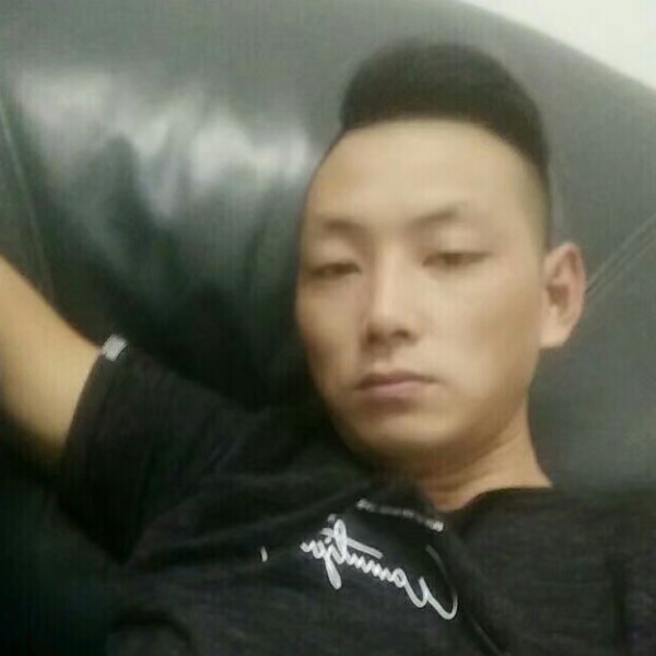 伍成军的照片
