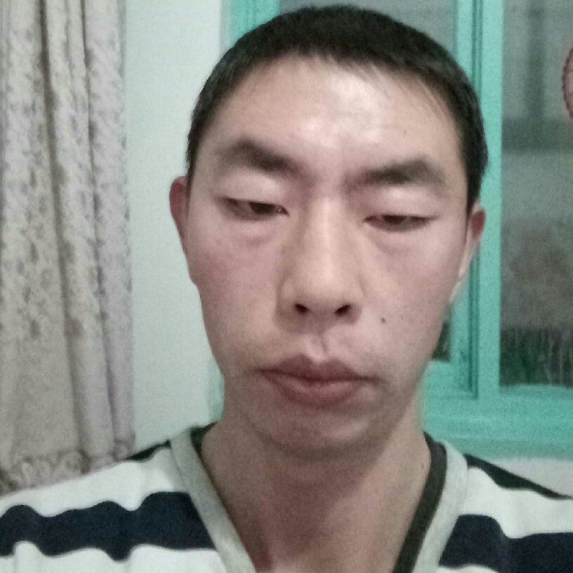 附身挑逗你的唇的照片
