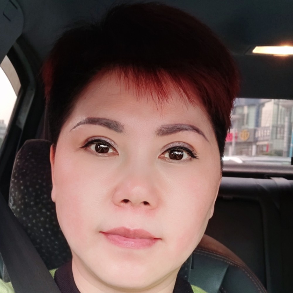 溪流用时尚的照片