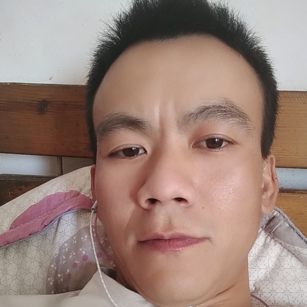 本人陈新的照片