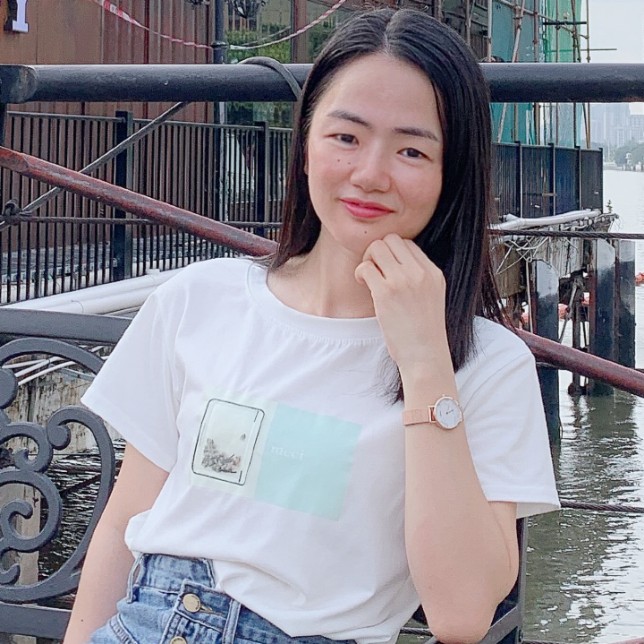 青衫迎友好的照片