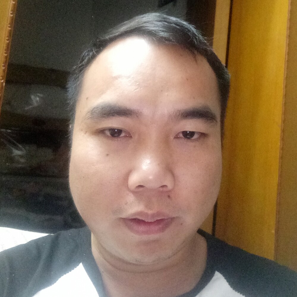 维修电脑与安装电的照片