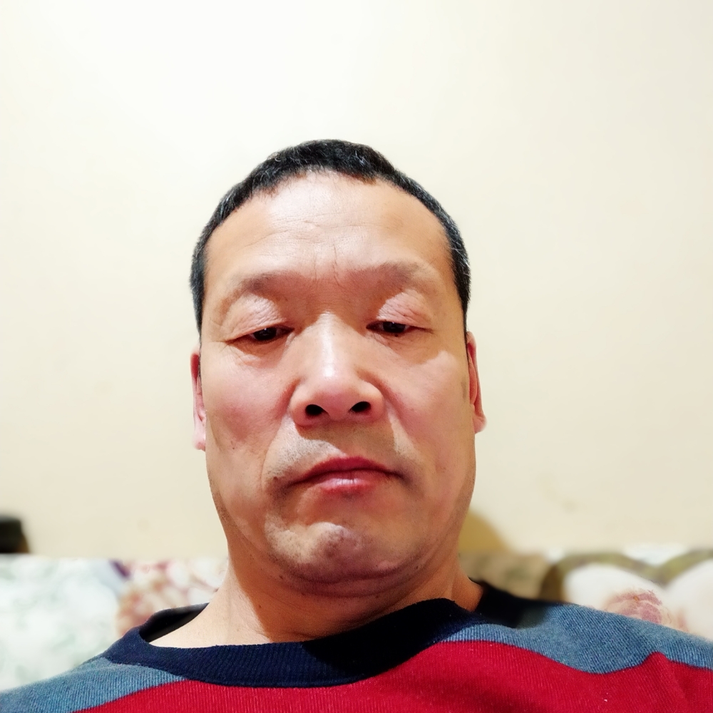 钻石挽手专注的照片