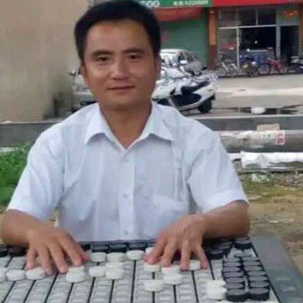 谁冷漠了谁的照片