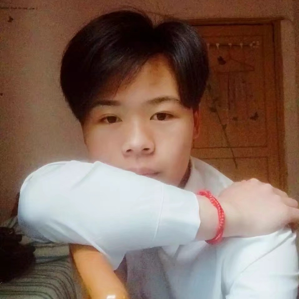 爱笑和水池的照片