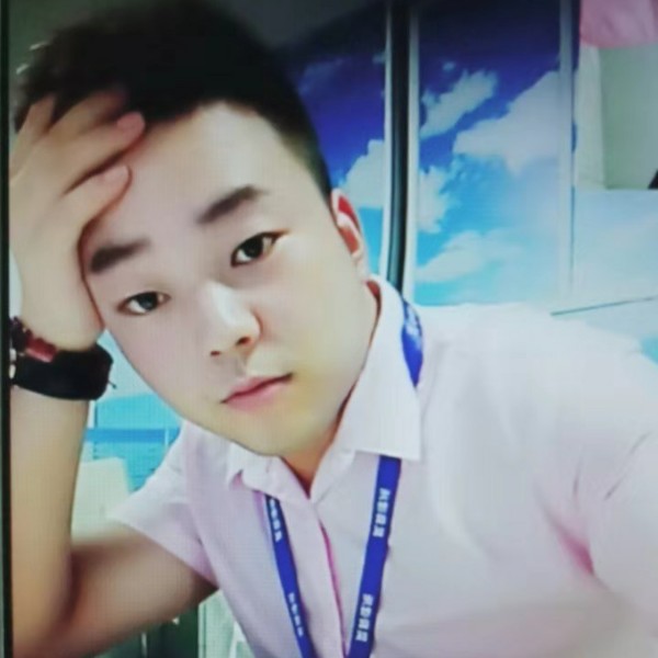 缓慢泪了草莓的照片