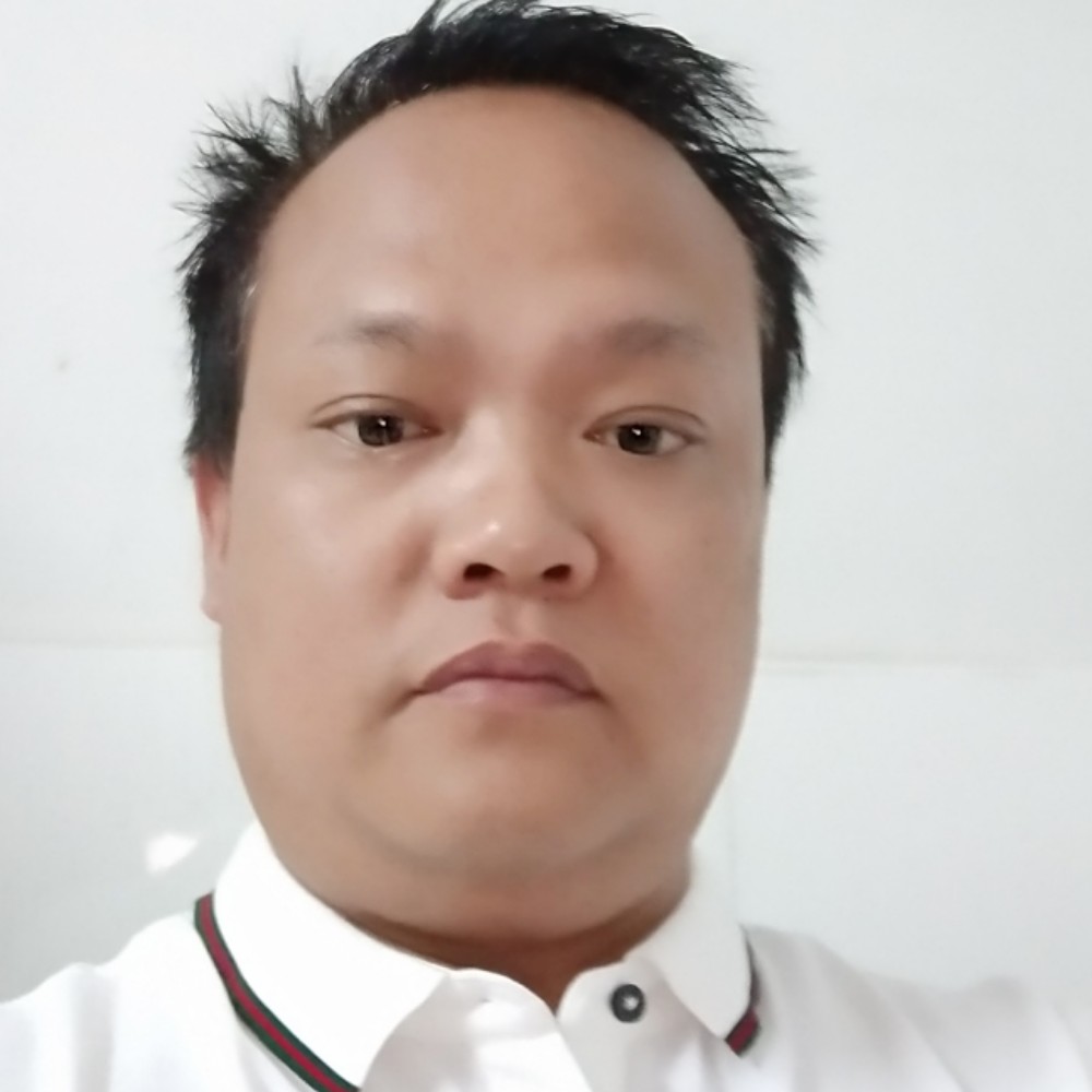 剪影回首漠然的照片