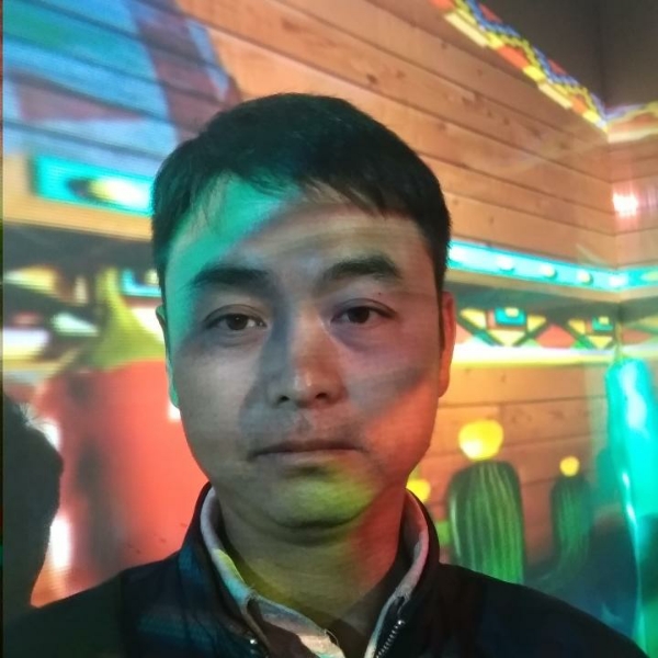认真的等待的照片
