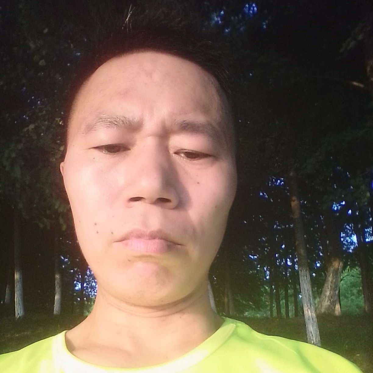 驻足聆听幸福的照片