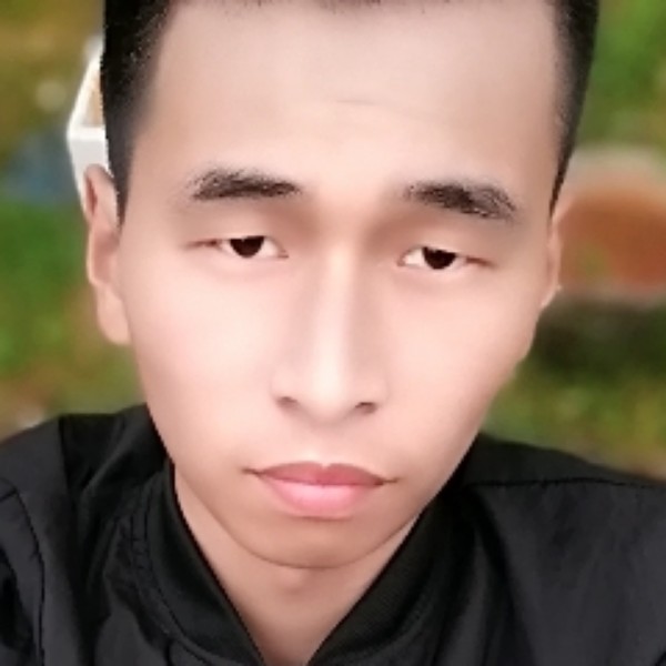 棒球翩飞的照片