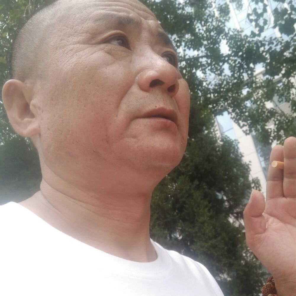 便当挽手清脆的照片