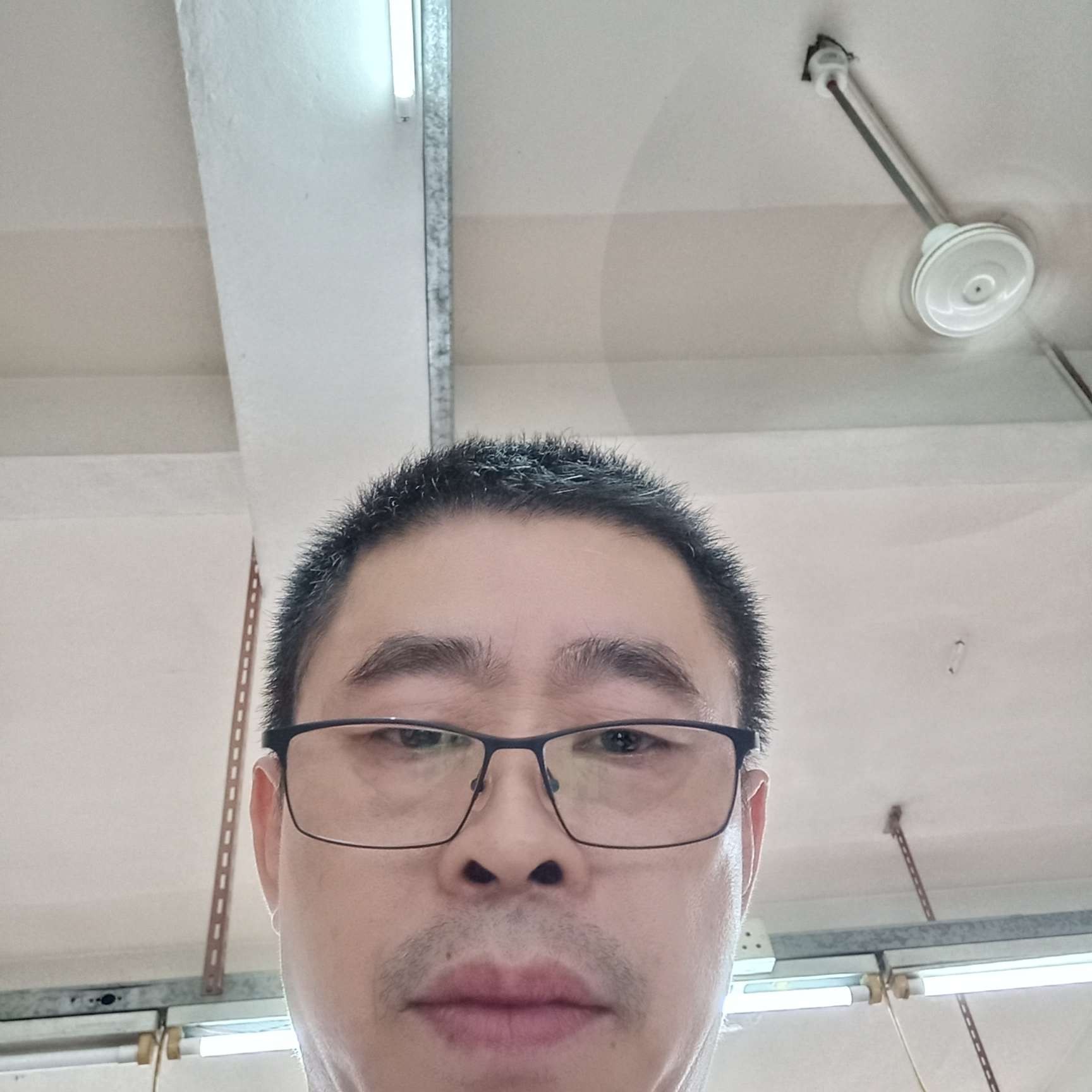洁净挽手时空的照片