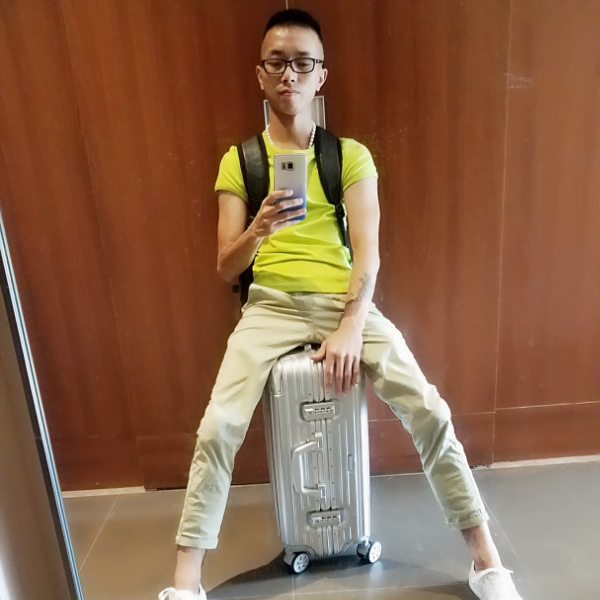 陆刖的照片