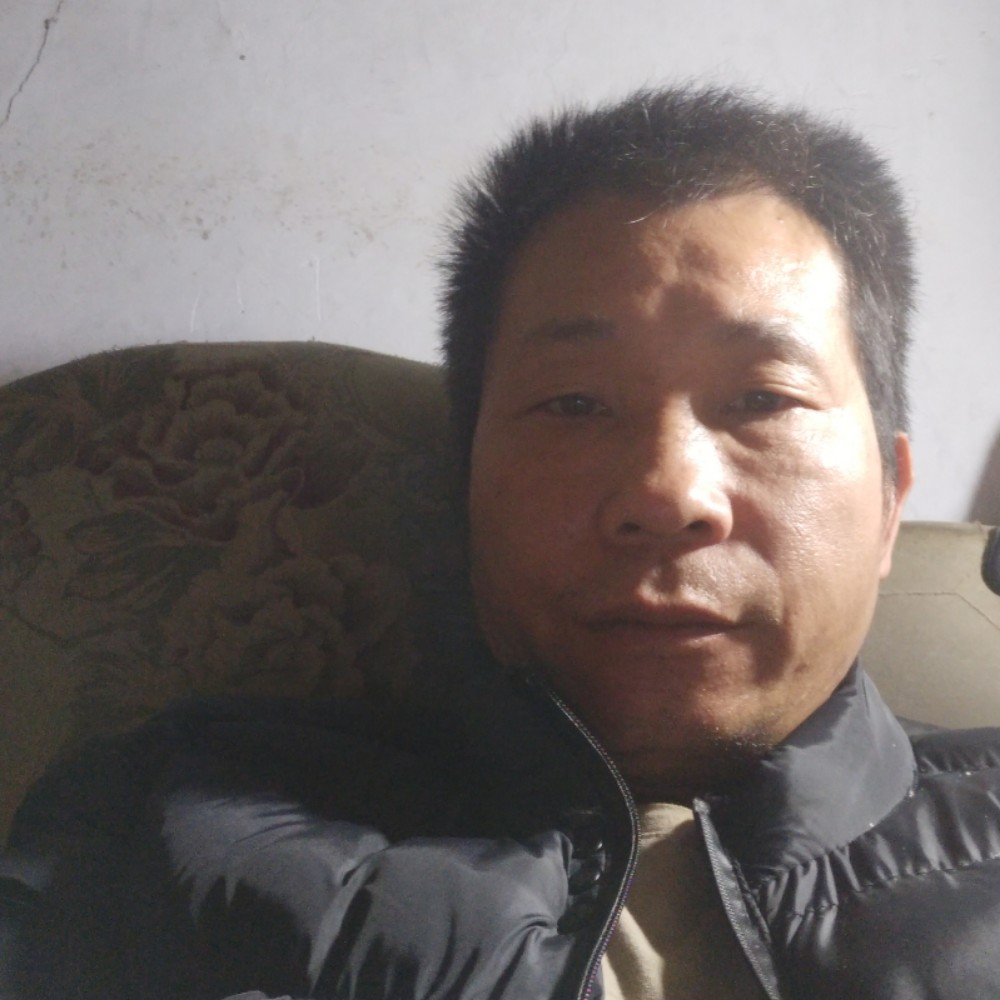 微笑能干的照片