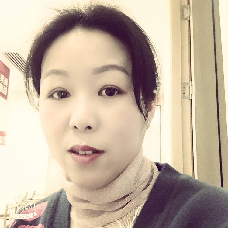 羊用苹果的照片