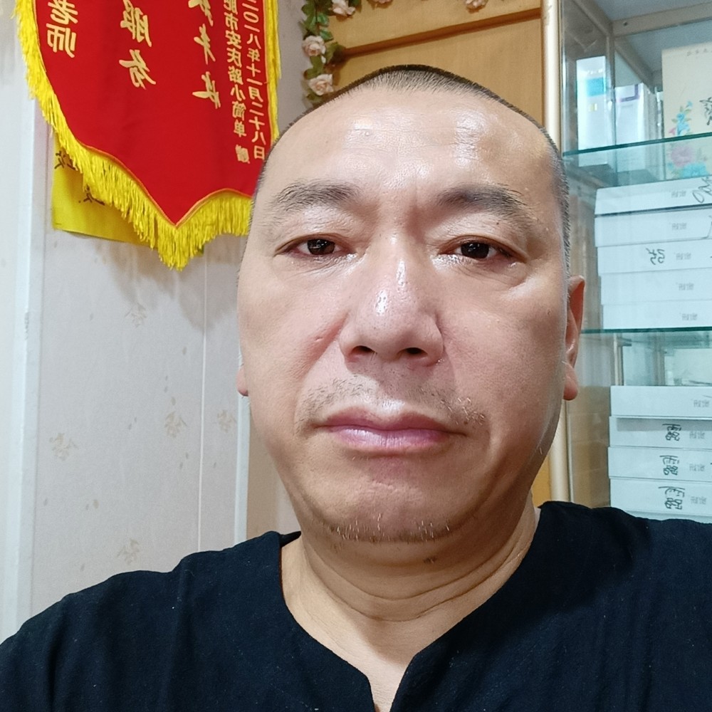 小蜜蜂挽手超帅的照片
