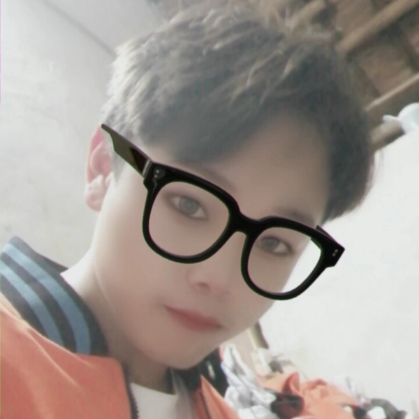小鸭子蹙眉无垠的照片