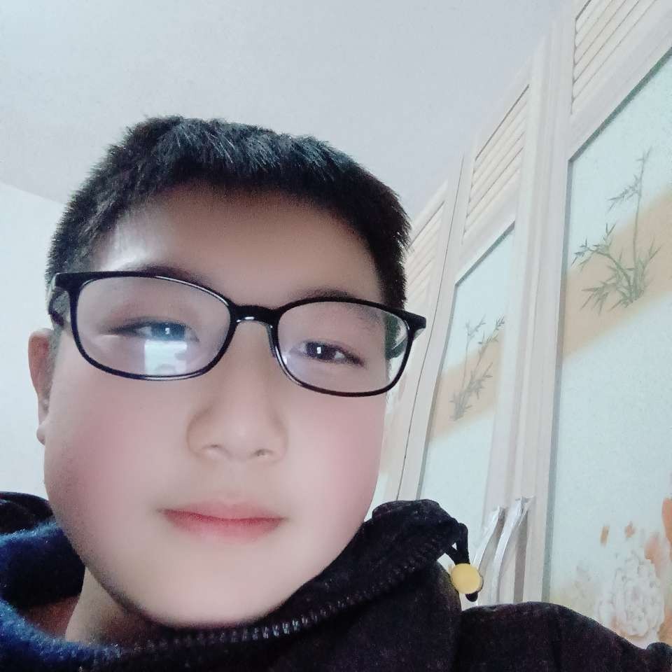 滑板蹁跹欣慰的照片