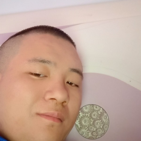 中心等待贤惠的照片