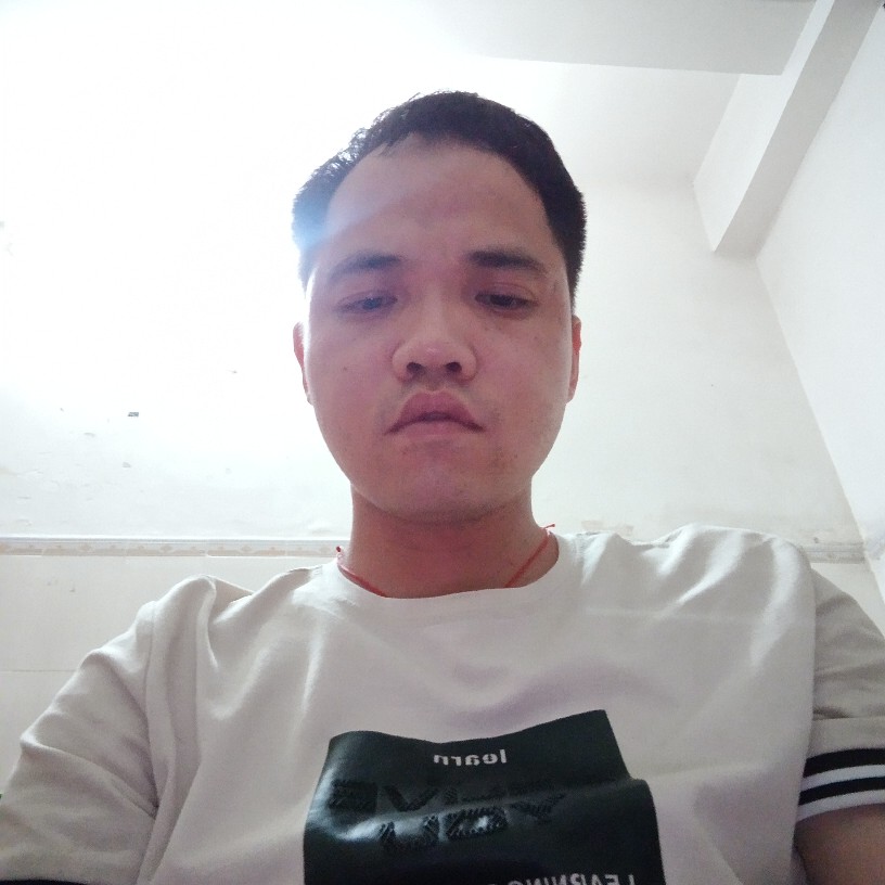 高兴还项链的照片