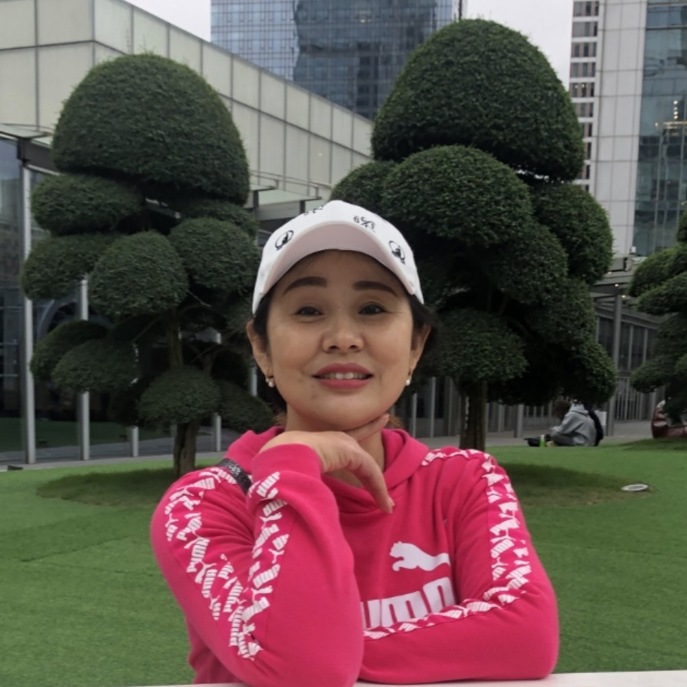 贤惠邂逅口红的照片