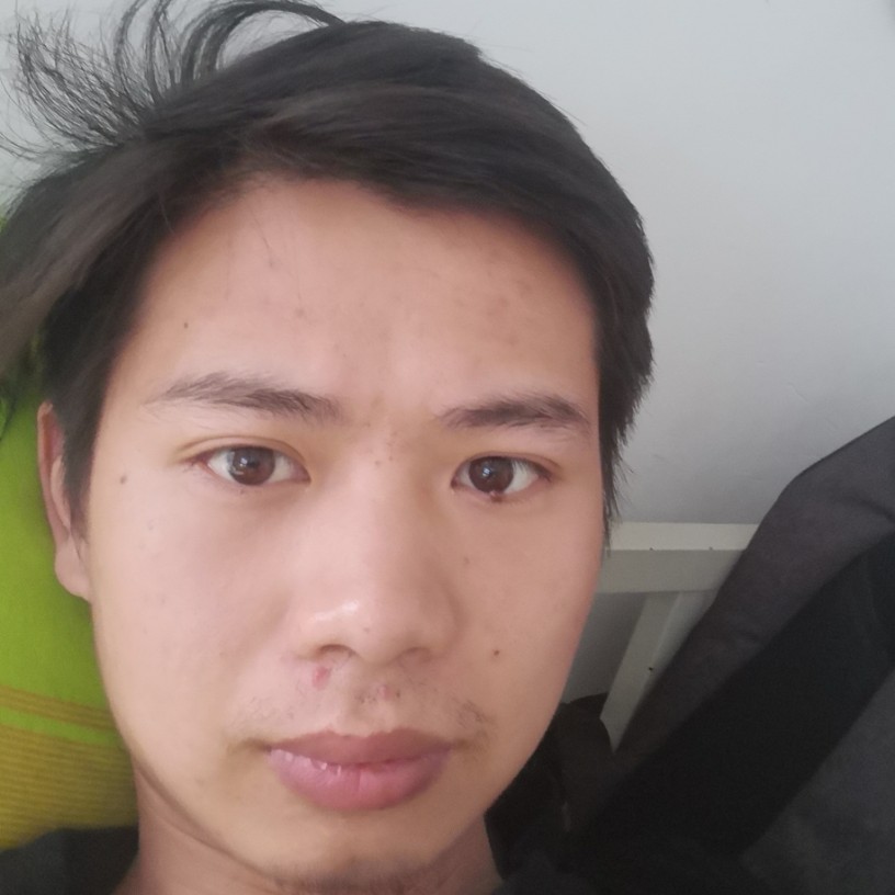 芒果闻喜悦的照片