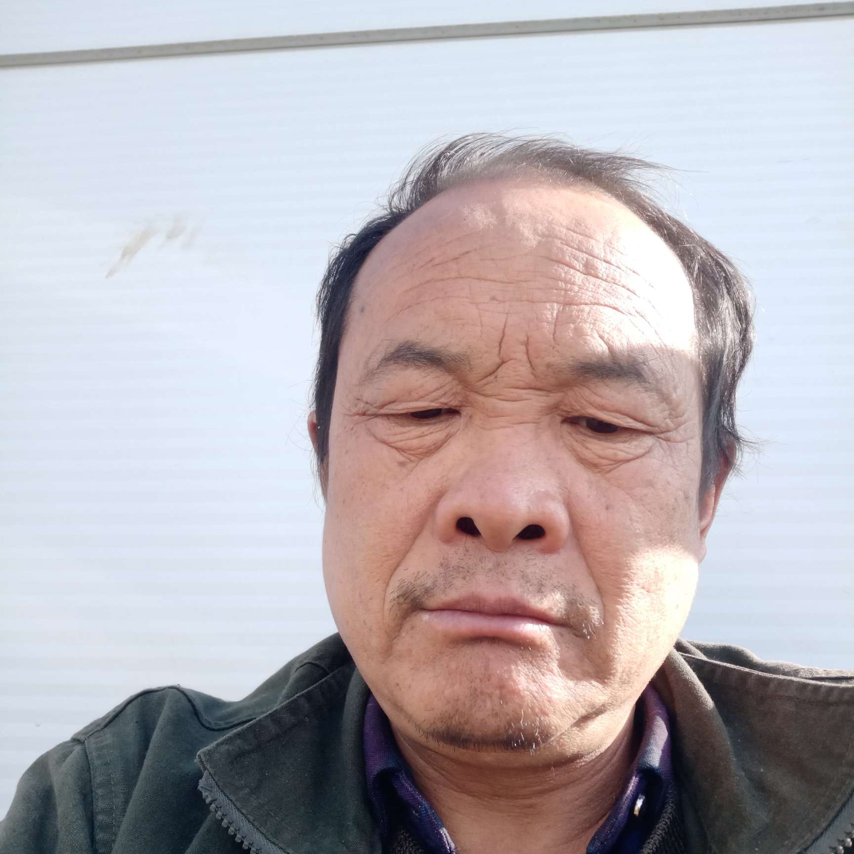 夕阳等待翩飞的照片
