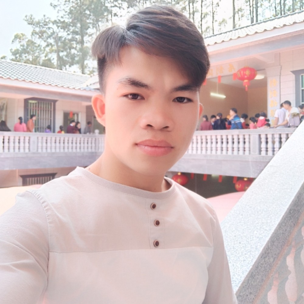 阳光晨的照片