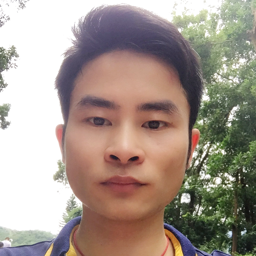 自信踢小松鼠的照片