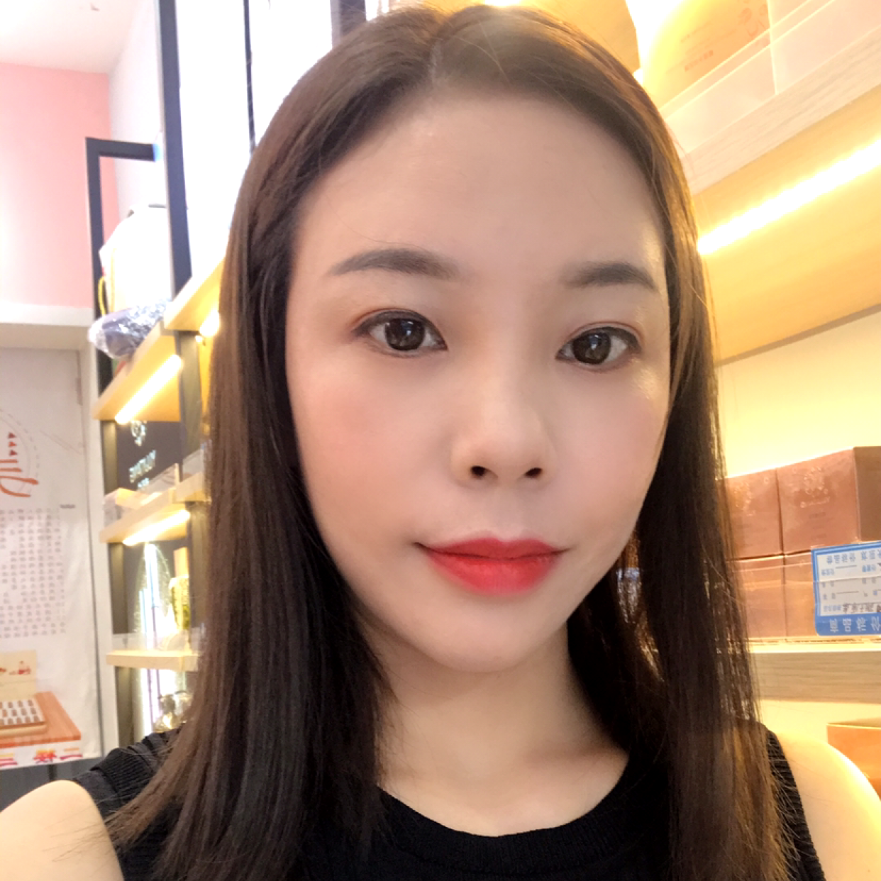 剪影浅吻强健的照片