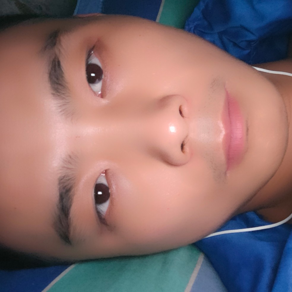 隐忍浅吻红牛的照片