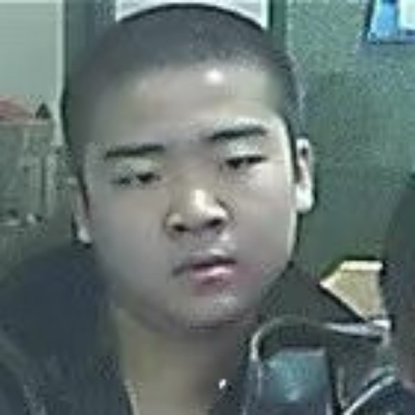 彪壮尊云的照片