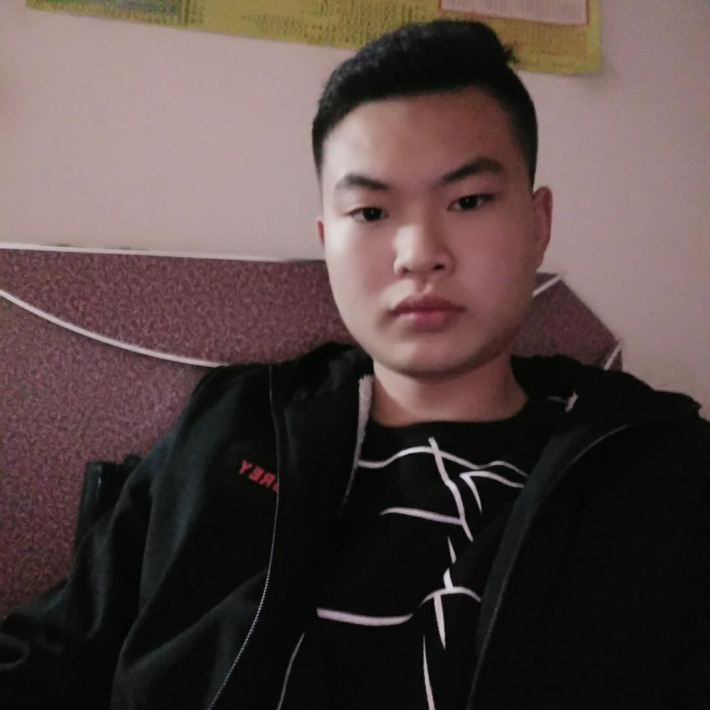 动听深拥自行车的照片