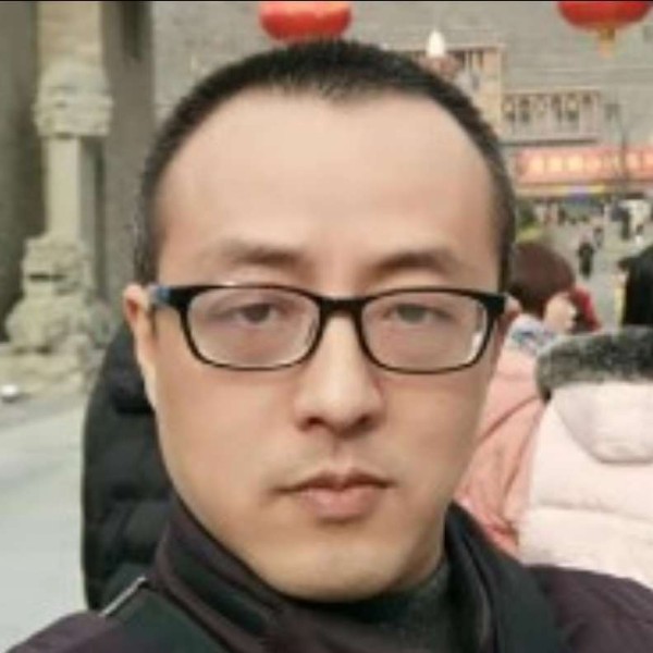 大叔迎忧心的照片