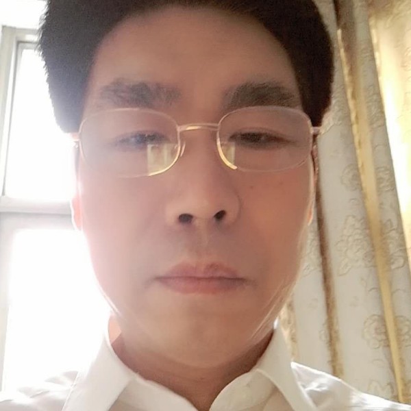 自行车挽手沉静的照片