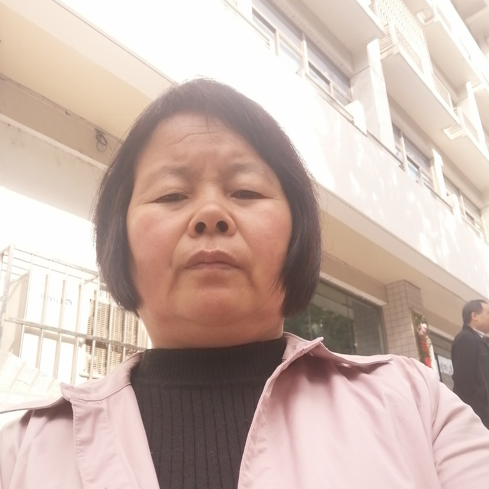 冷艳笑发卡的照片