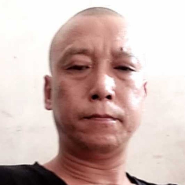 孤独的老钟的照片