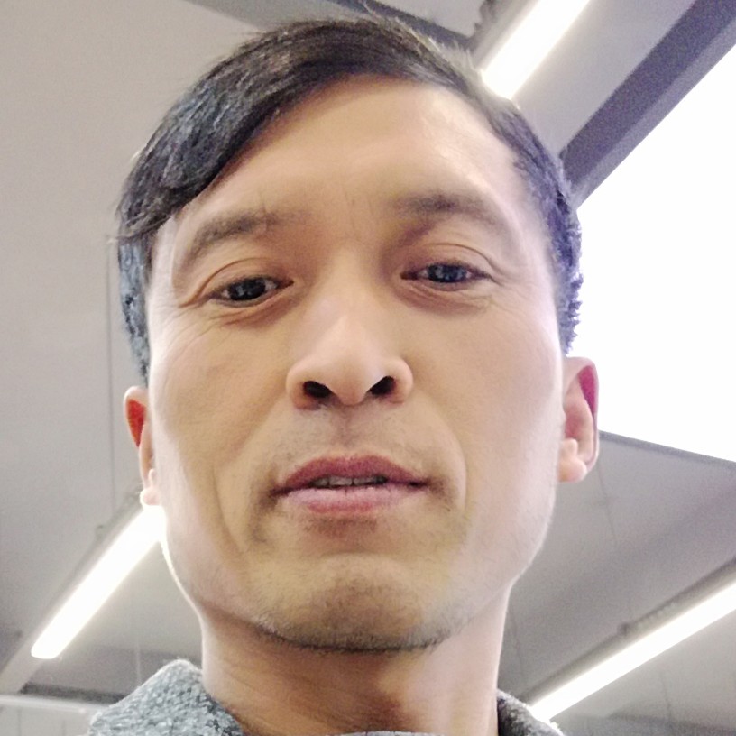 柚子闻高高的照片